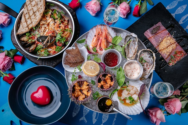 в рыбном ресторане «Черетто Море» гостям предлагают большой сет блюд из морепродуктов