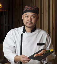 Шеф-повар ресторана японской кухни «Цветение Сакуры» Аракава Хироки 