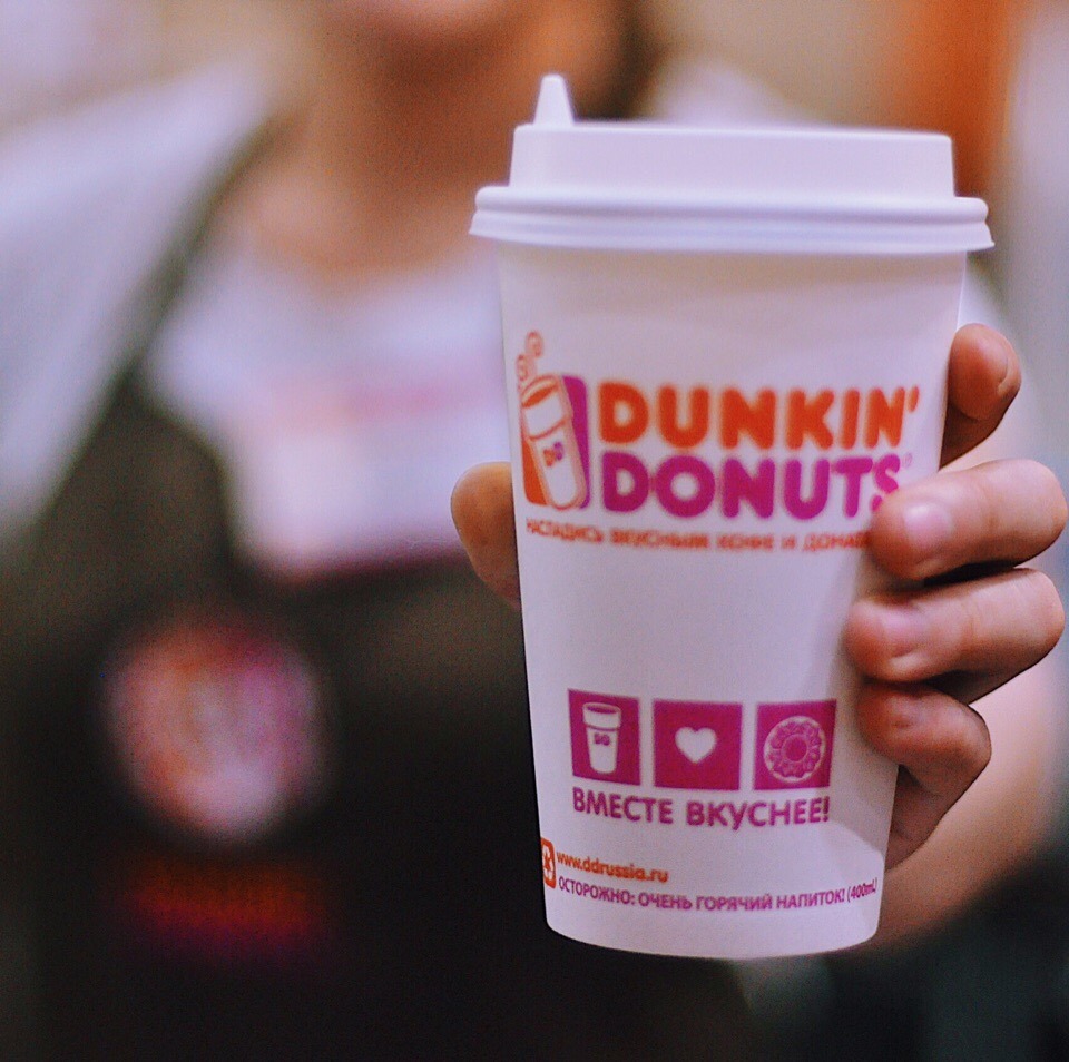 Dunkin' Donuts отказывается от кофейных стаканов из полистирола