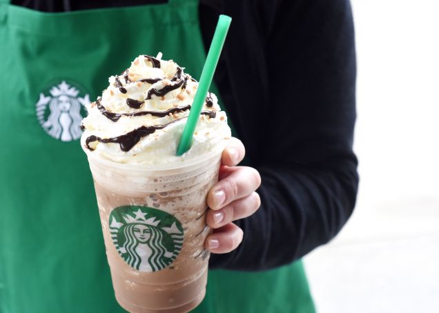 Starbucks организовал бесплатные консультации для иммигрантов