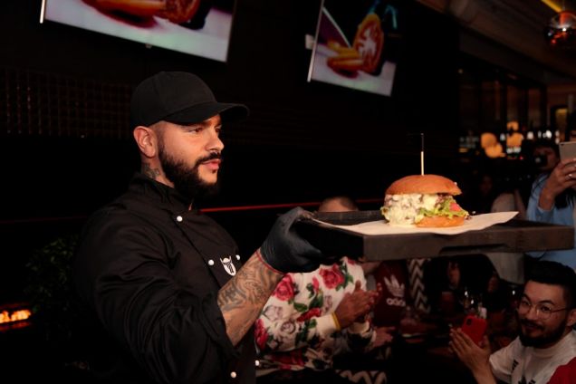 Black Star Burger открывает премиальный ресторан в Москве и планирует выход на рынок США