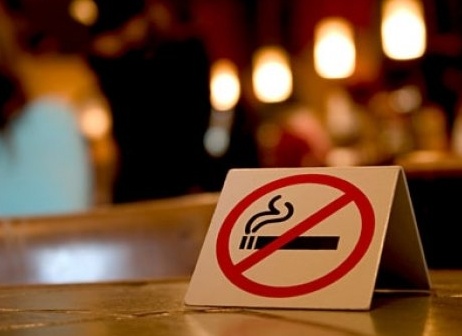 В каких странах запрещено курить в общественных местах