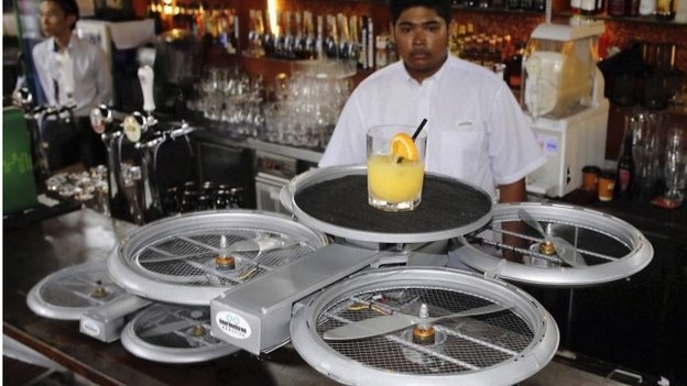 В сингапурских ресторанах появятся дроны-официанты