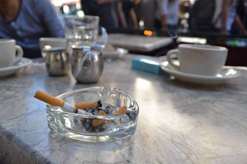 В ресторанах Чехии запретили курить