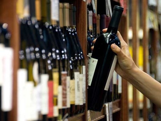 Ведущий импортер вина Simple прекратил поставки алкогольной продукции в магазины из-за обвала рубля